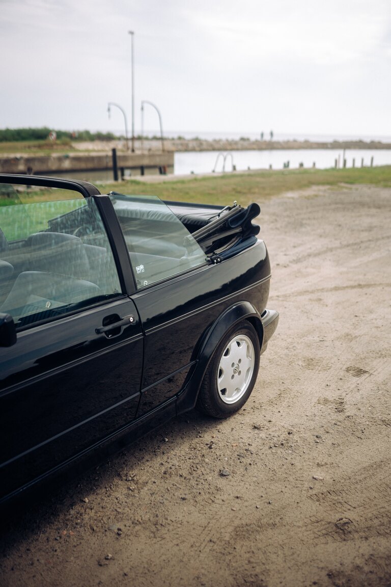 Exterior image of 1991 VW Golf Cabriolet "Etienne Aigner Edition"