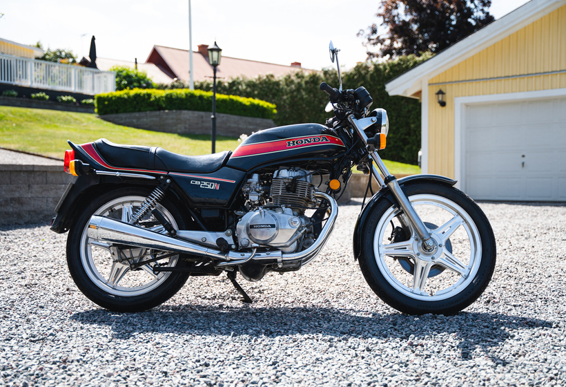 ＣＢ２５０Ｎ