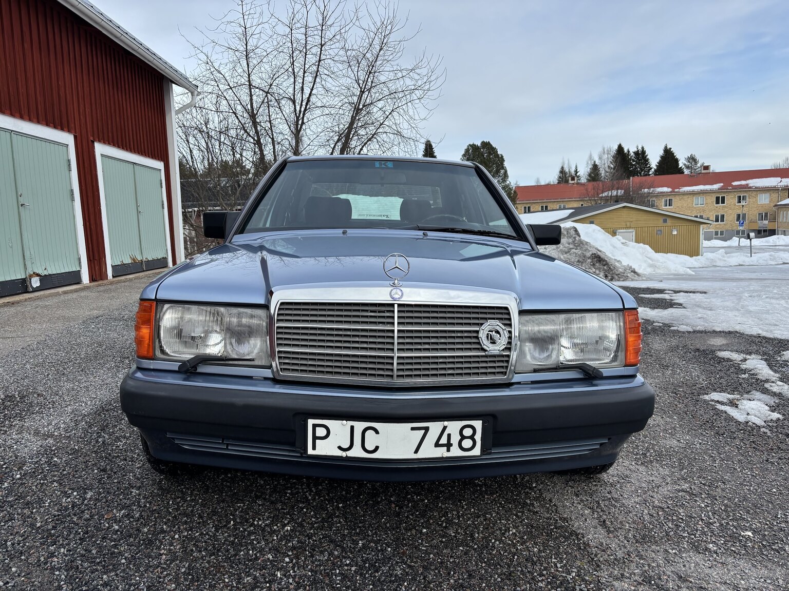 Exteriörbild på 1992 Mercedes-Benz 190 D