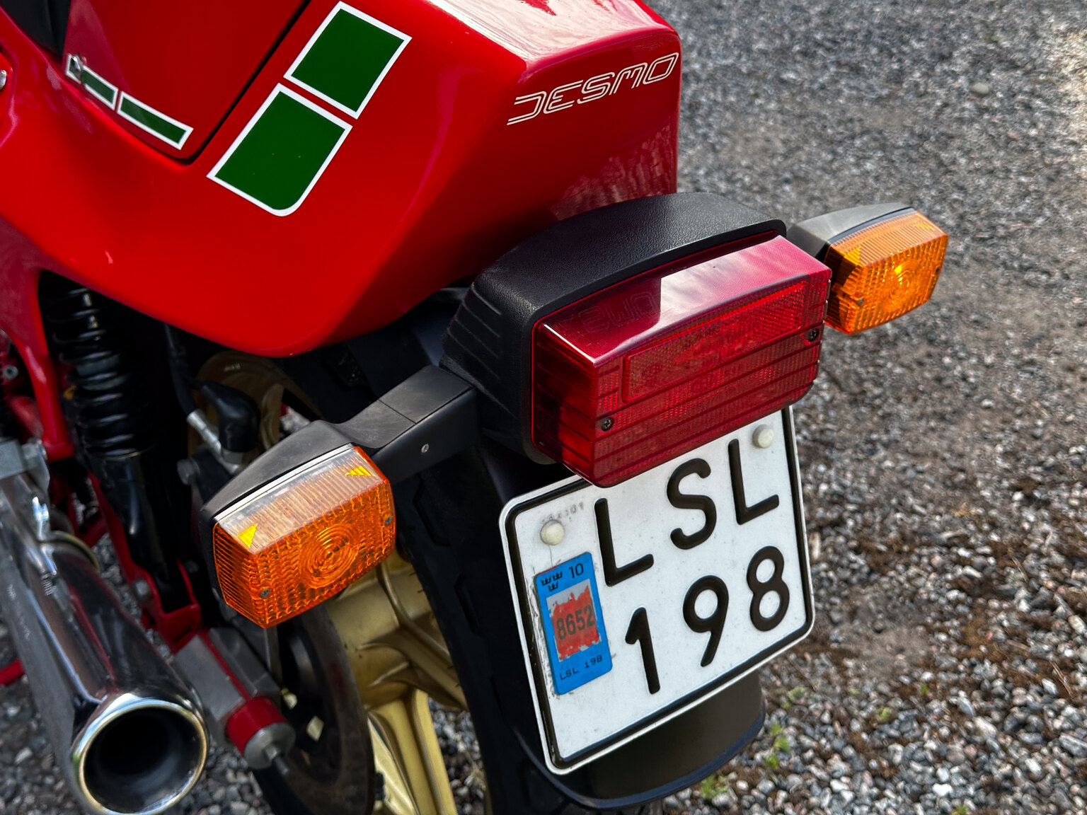 Exterior image of 1983 Ducati 900 Mike Hailwood Replica