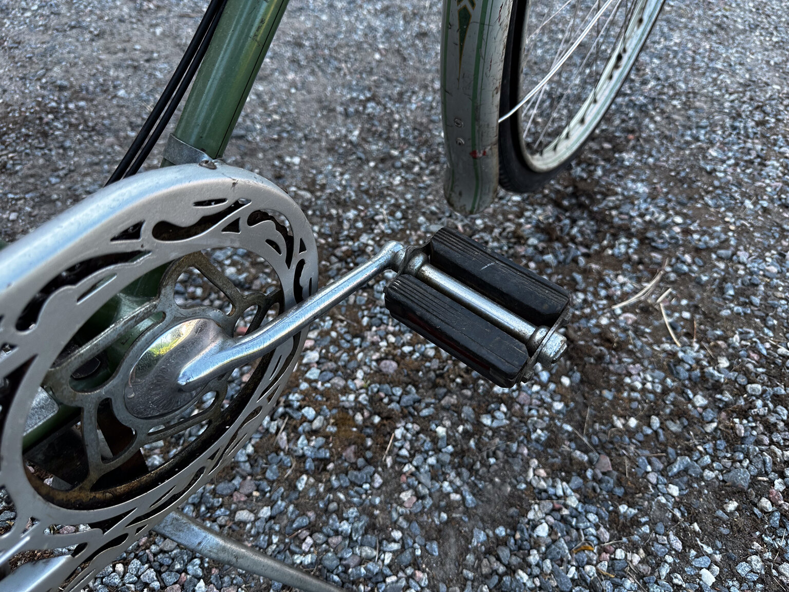 Exteriörbild på 1951 Fux med påhängsmotor