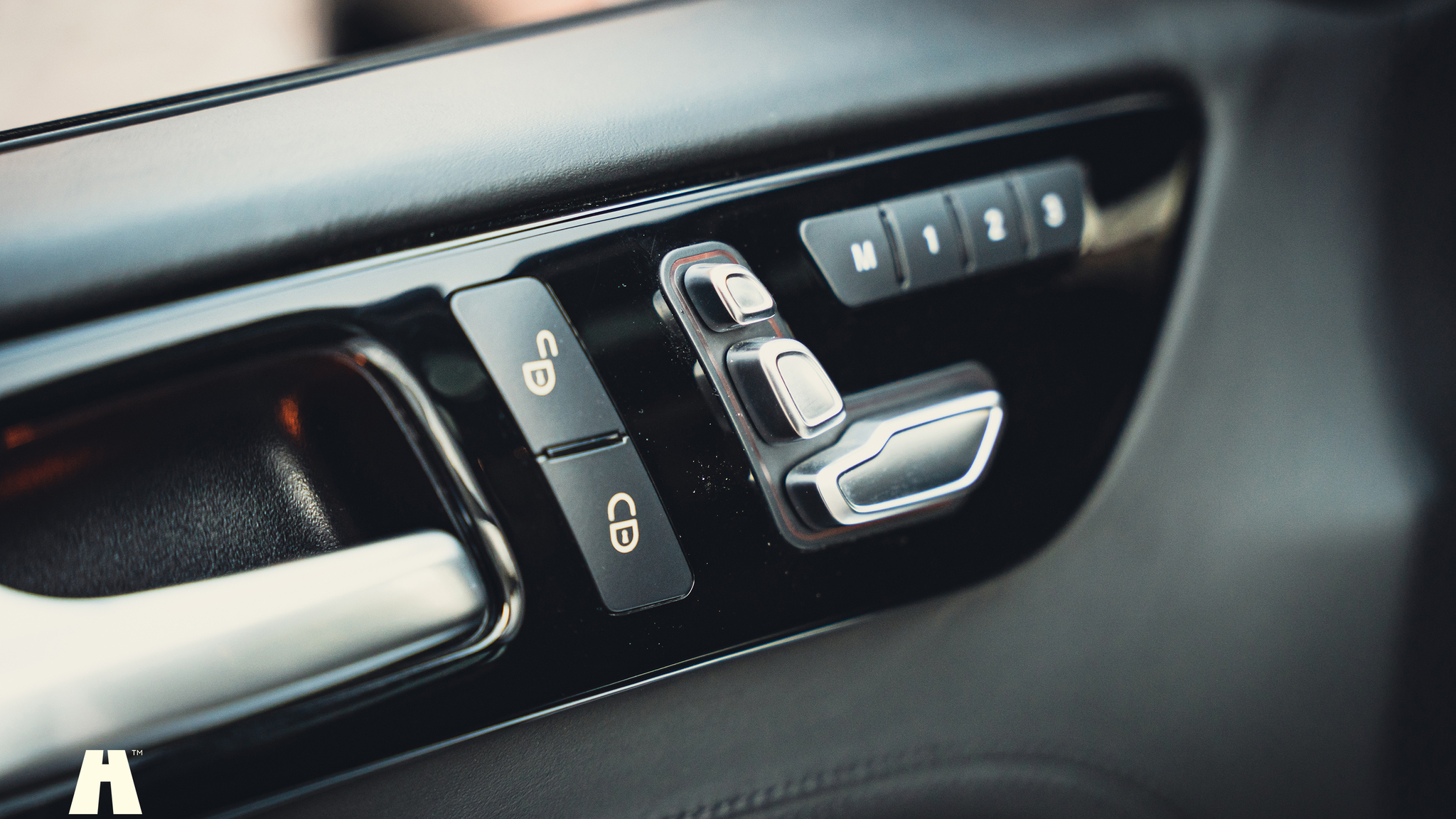 Innenraumfoto von 2017 Mercedes-Benz GLS 63 AMG (62)