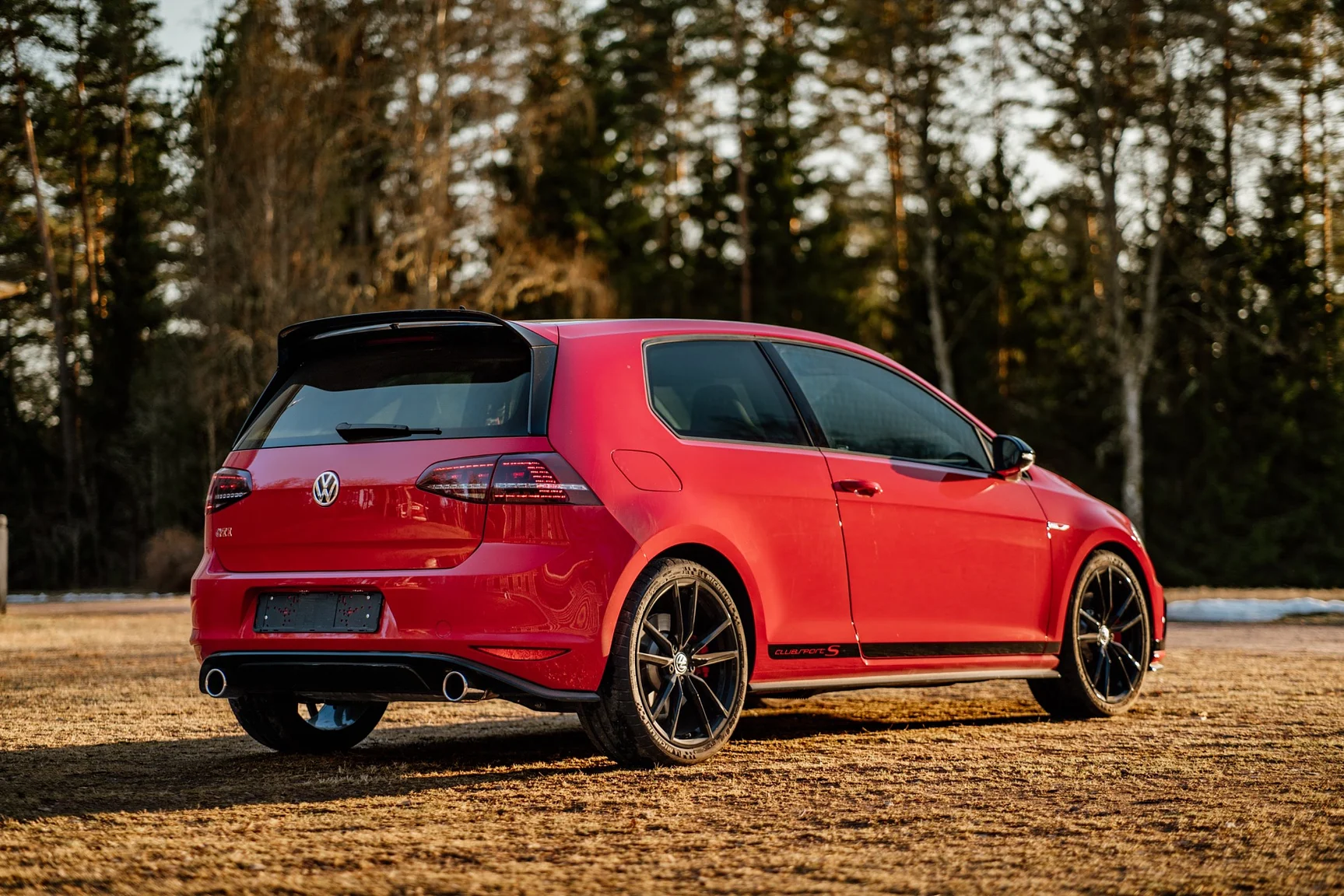 Exterior image of 2016 Volkswagen Golf GTi Clubsport S - no. 291/400 (3)