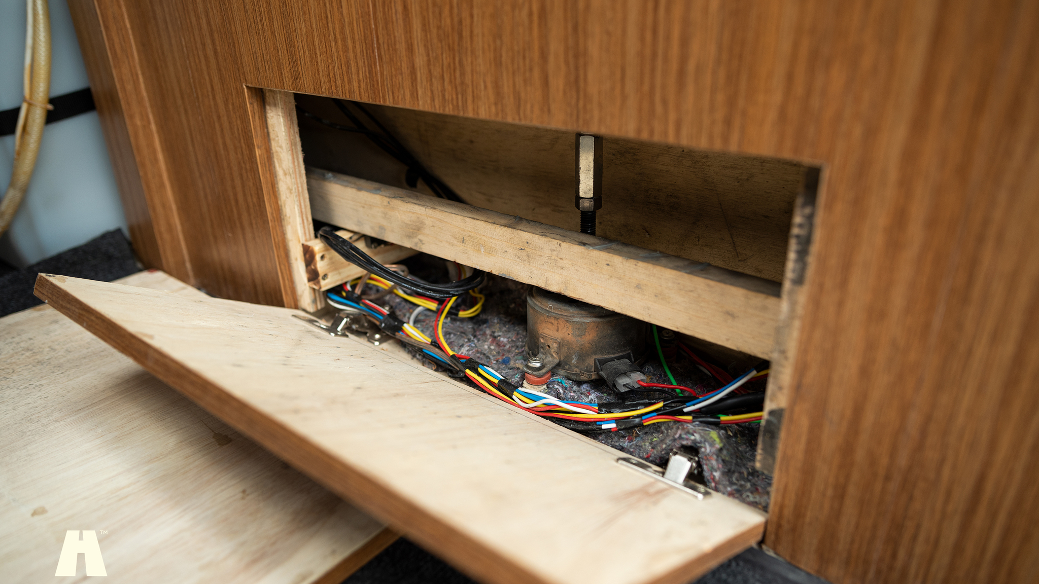 Interior image of 1998 Volkswagen T2 Camper