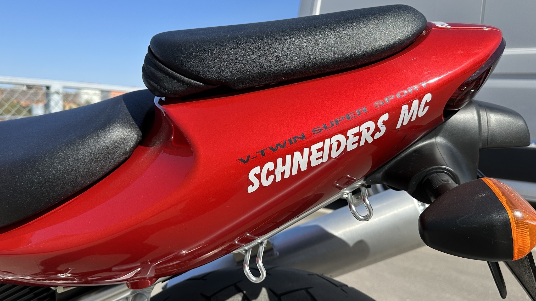 Exteriörbild på 1999 Suzuki TL1000S