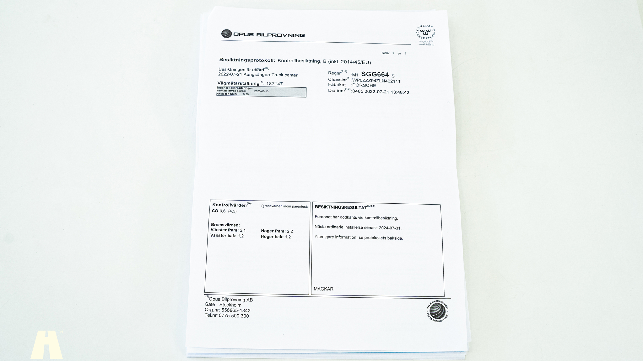 Documentation for 1990 Porsche 944 S2 (7)