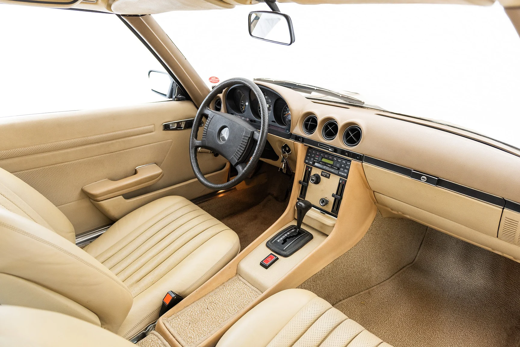 Innenraumfoto von 1975 Mercedes Benz 450 SLC (34)