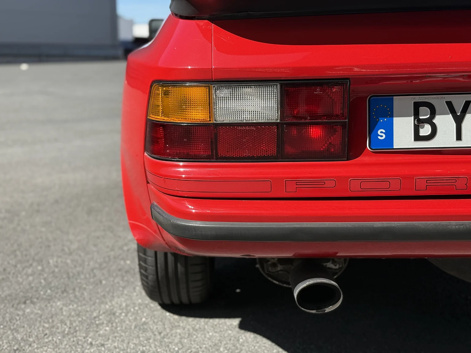 Exteriörbild på 1984 Porsche 944 Targa (12)