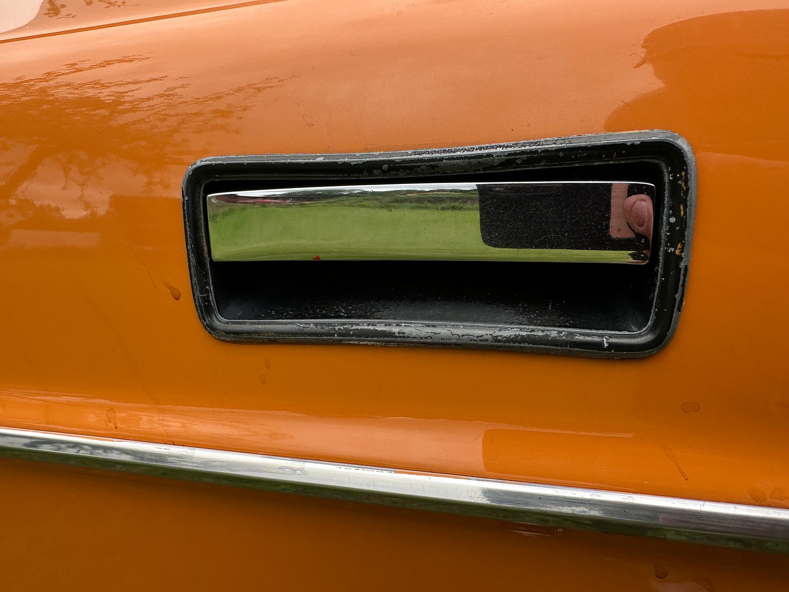 Exterior image of 1974 Volvo 142 2.0