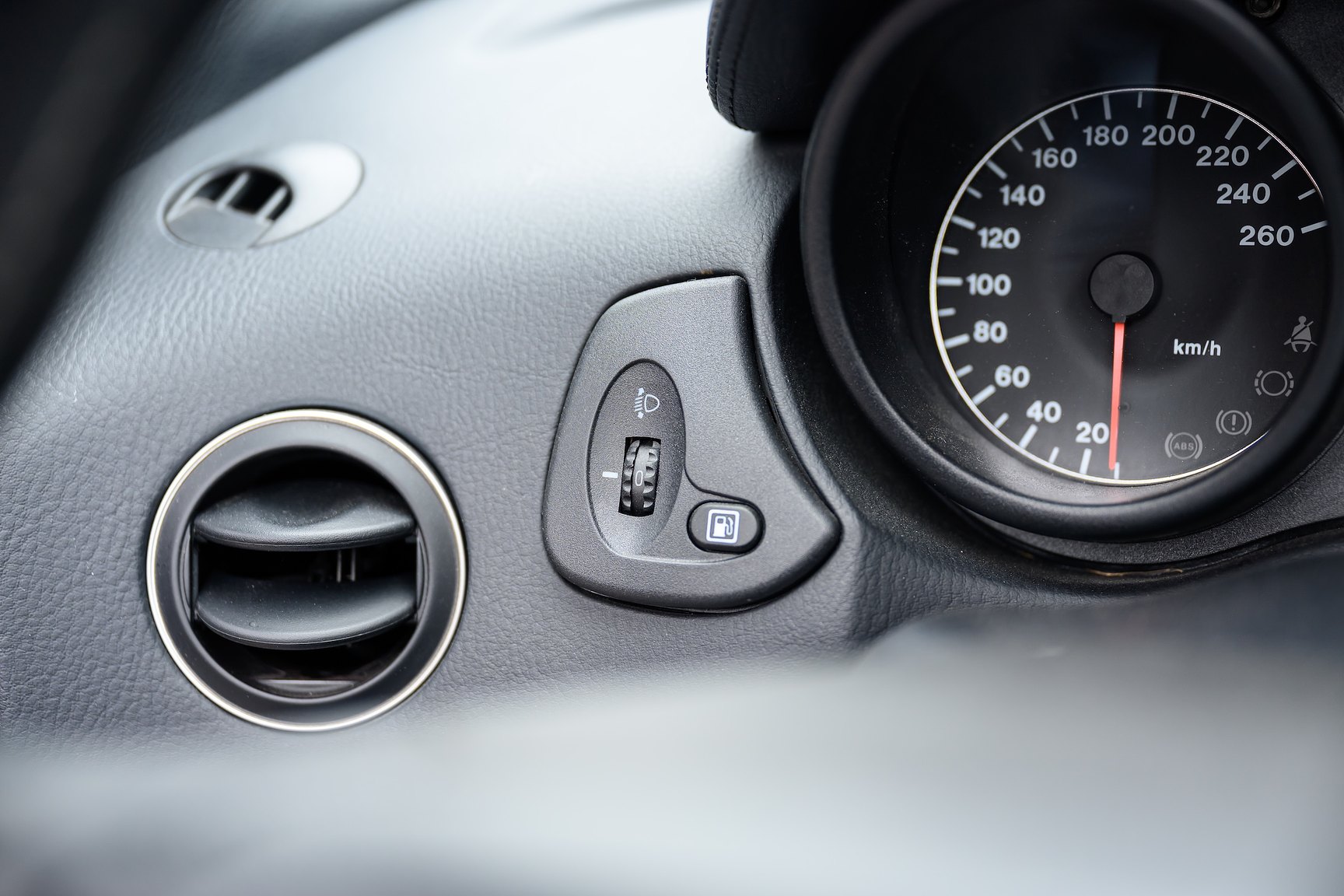 Interior image of 2001 Alfa Romeo Spider 3.0 V6