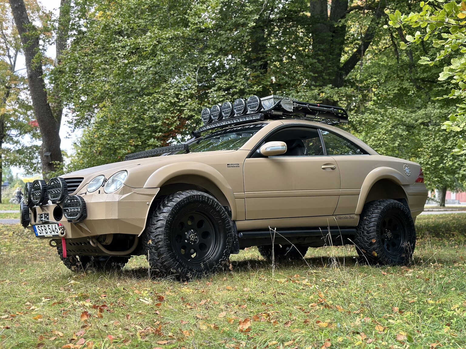 Exteriörbild på 2001 Mercedes-Benz CL600/ML 55 AMG