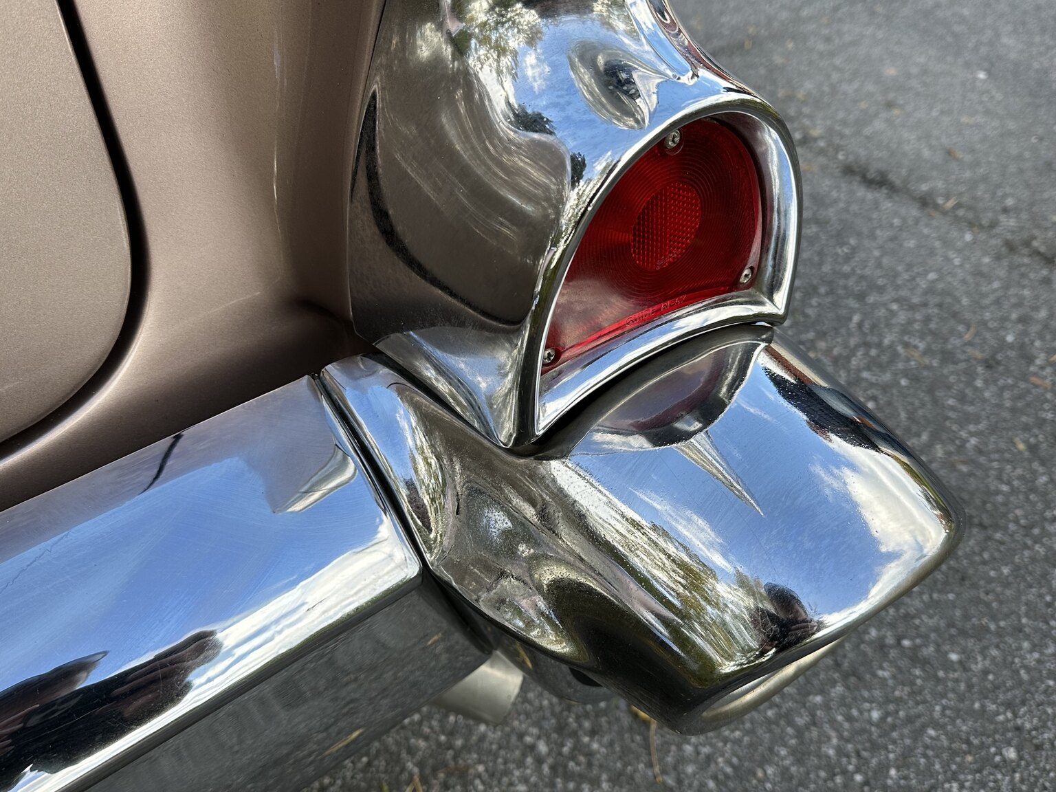 Aussenfoto 1957 Chevrolet Two-Ten Restomod (59)