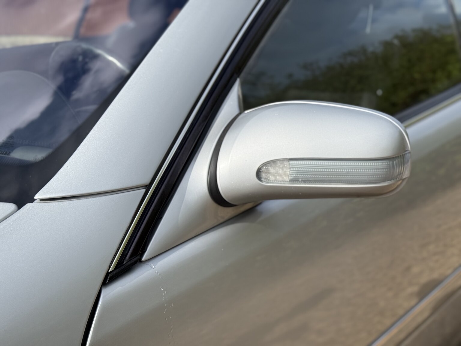 Exterior image of 2000 Mercedes-Benz CL 500