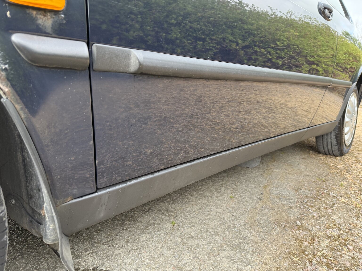 Exterior image of 1997 SAAB 900