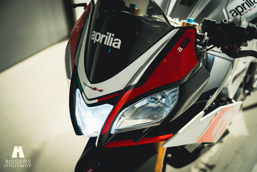 Exterior image of 2016 Aprilia Tuono V4 Factory