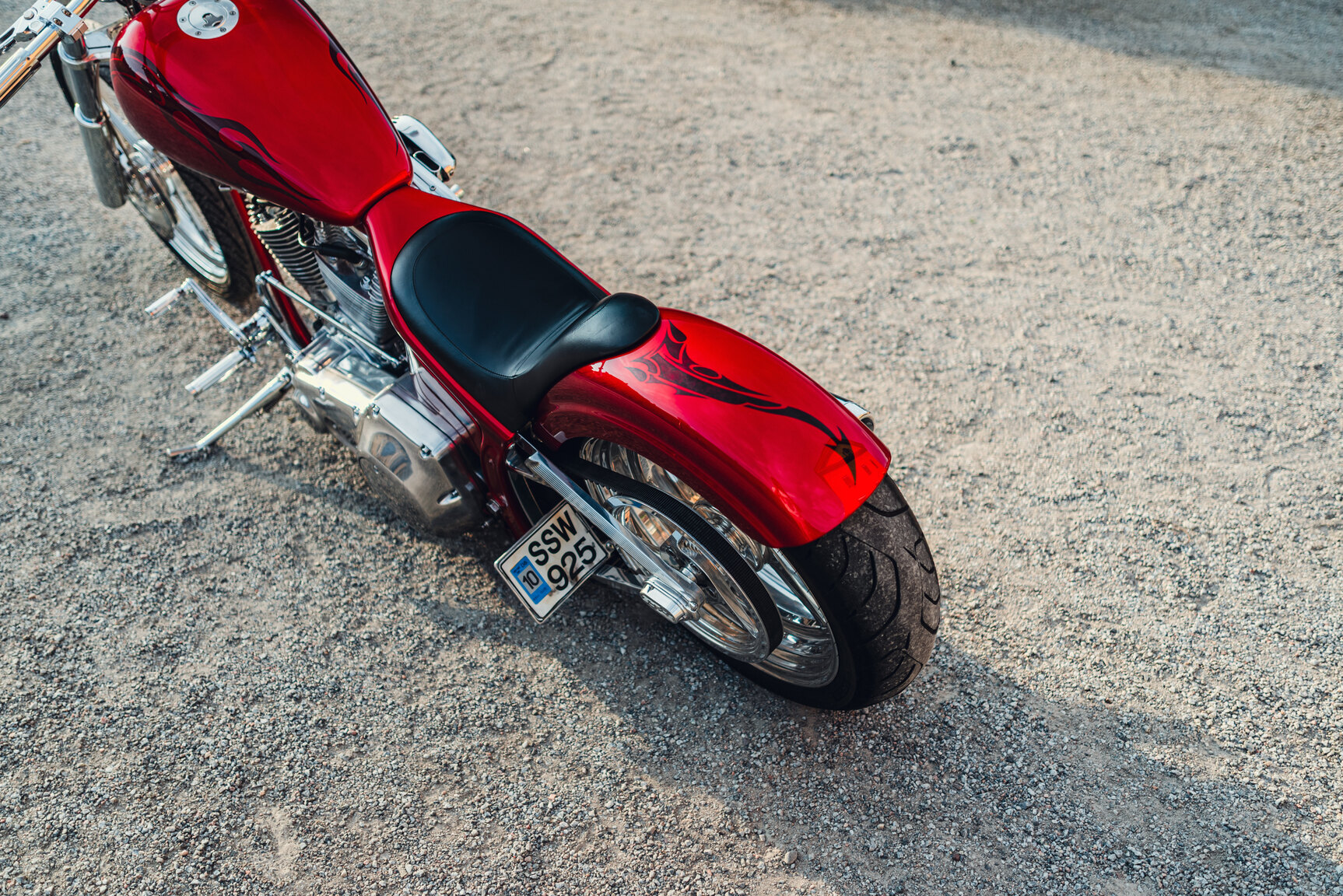 Exteriörbild på 2001 Unique Custom Cycles Red Inferno