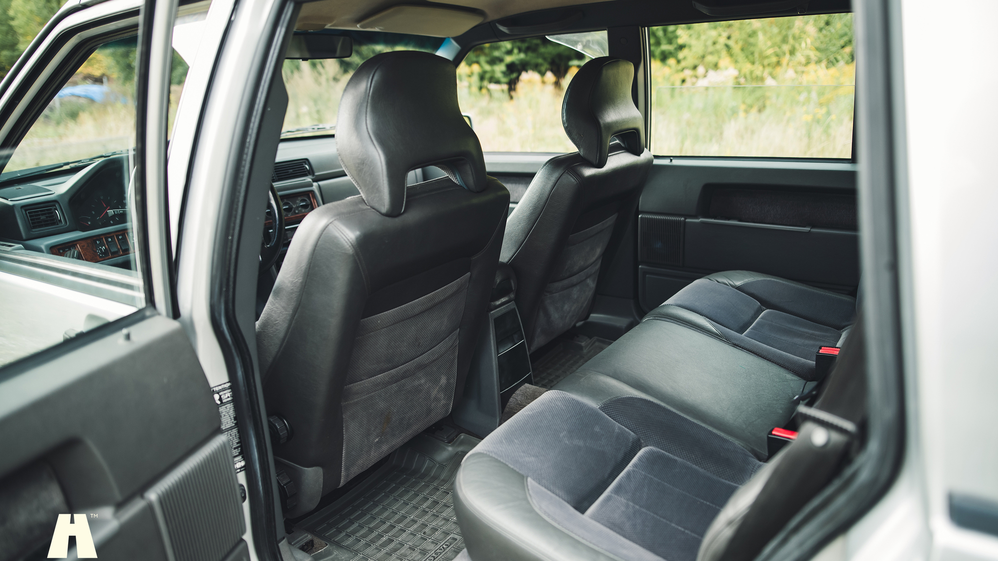 Interior image of 1997 Volvo 945 