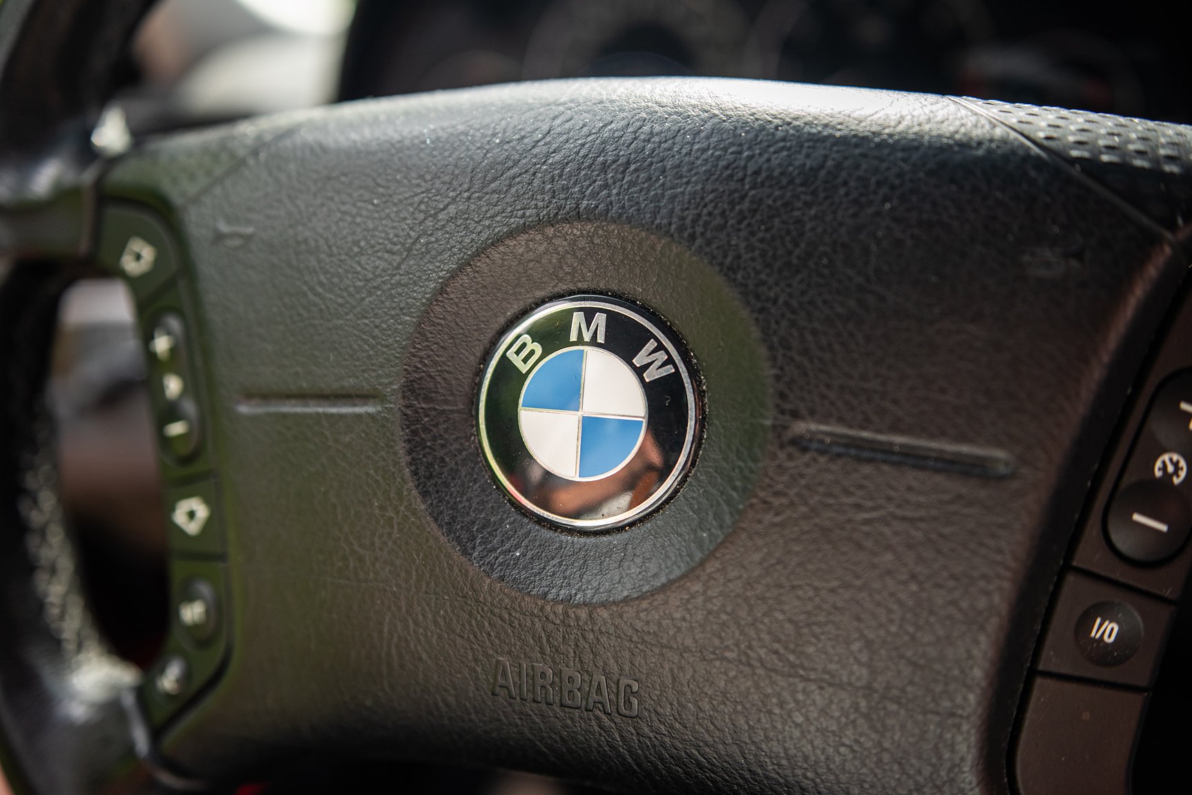 Interior image of 2001 BMW 330Xi