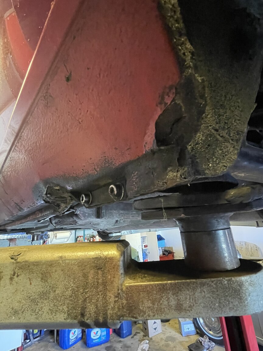 Image of 1987 BMW 320i mechanics