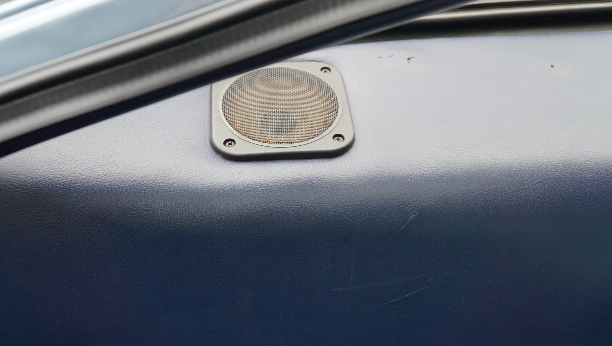 Interior image of 1983 Porsche 928S (38)