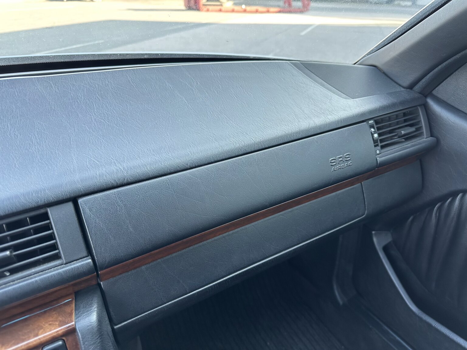 Interiörbild 1992 Mercedes-Benz 300 CE-24