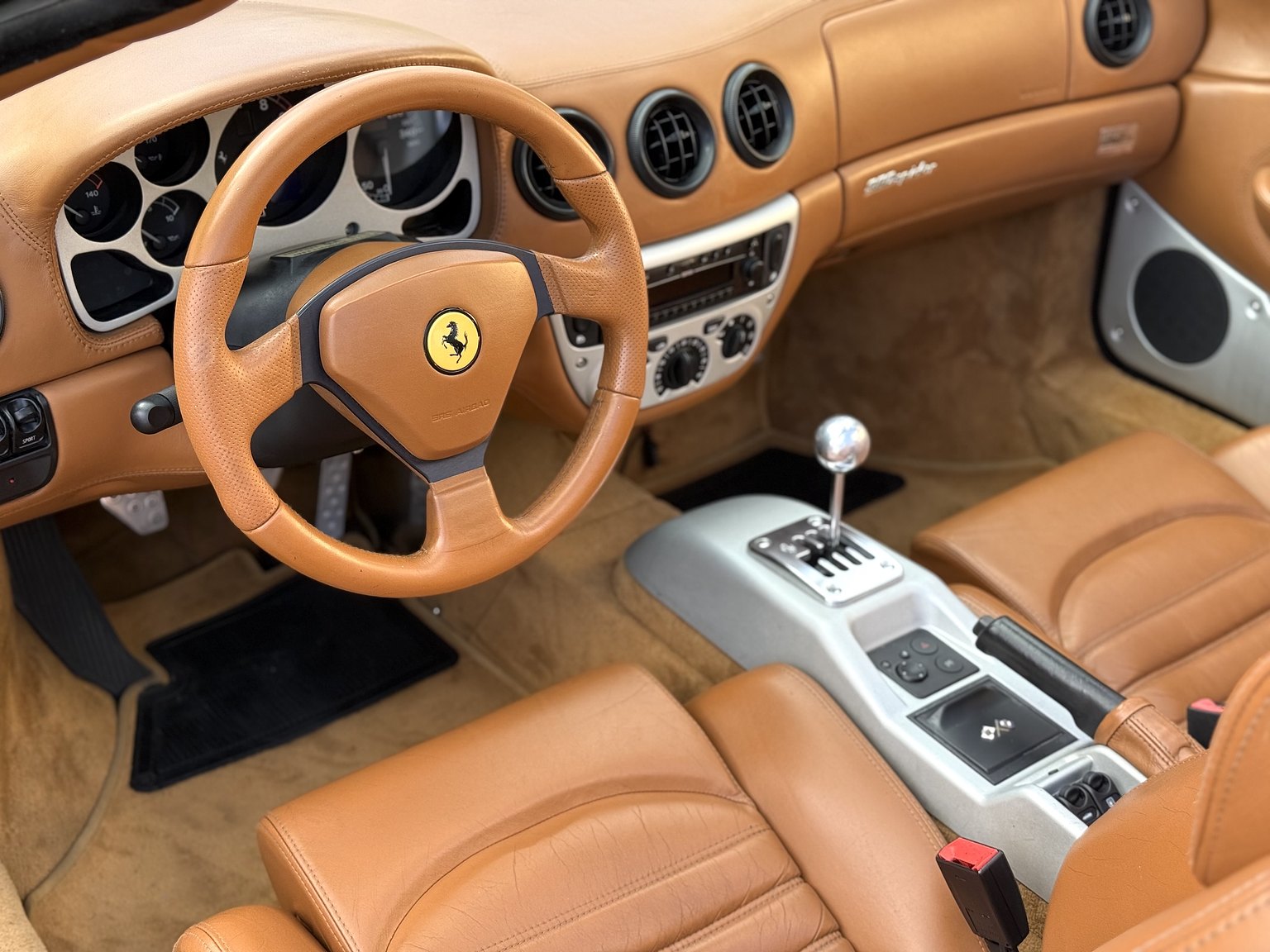 Innenraumfoto von 2001 Ferrari 360 Spider