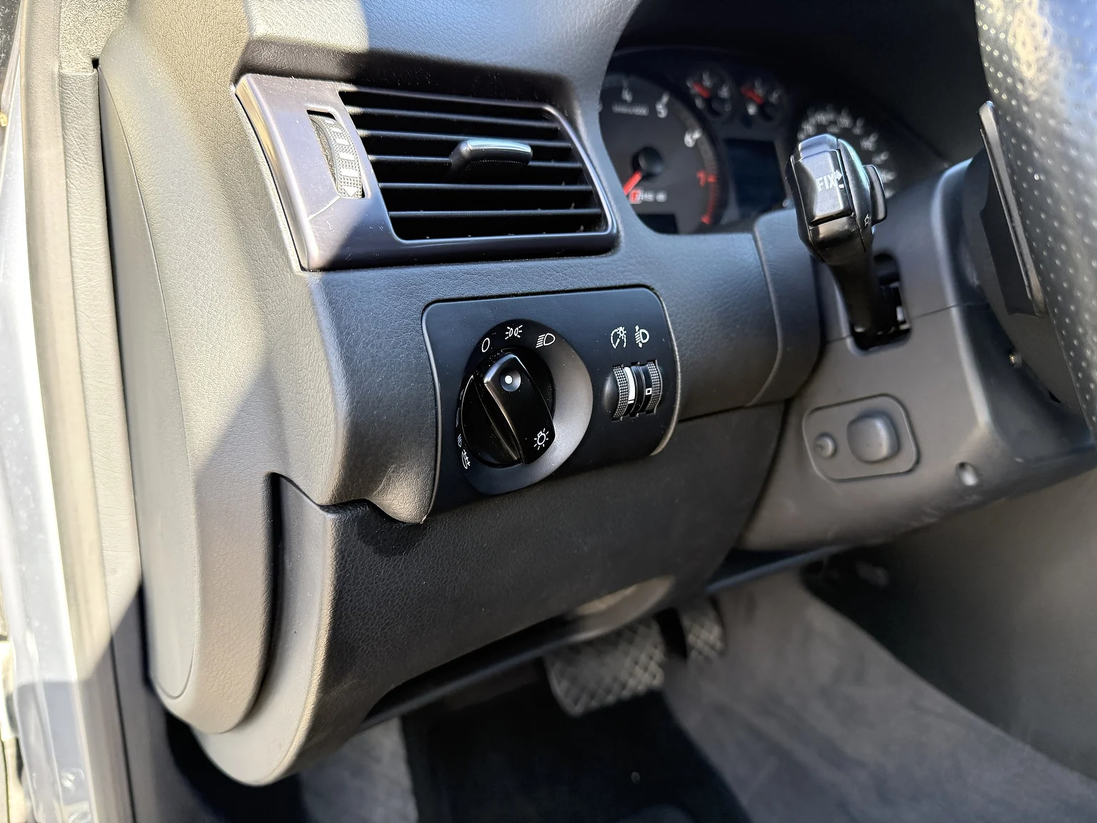 Interior image of 2002 Audi RS 6 Avant (15)
