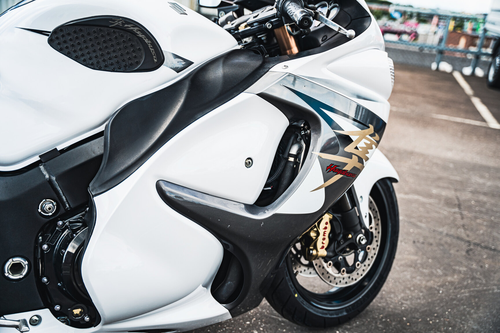Exteriörbild på 2013 Suzuki GSX1300R Hayabusa