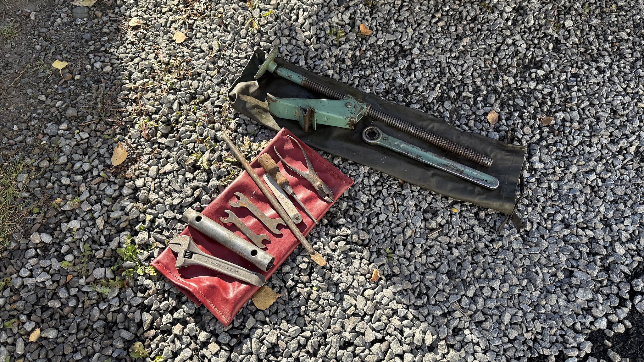 Image of 1960 Saab 96 (1) miscellaneous