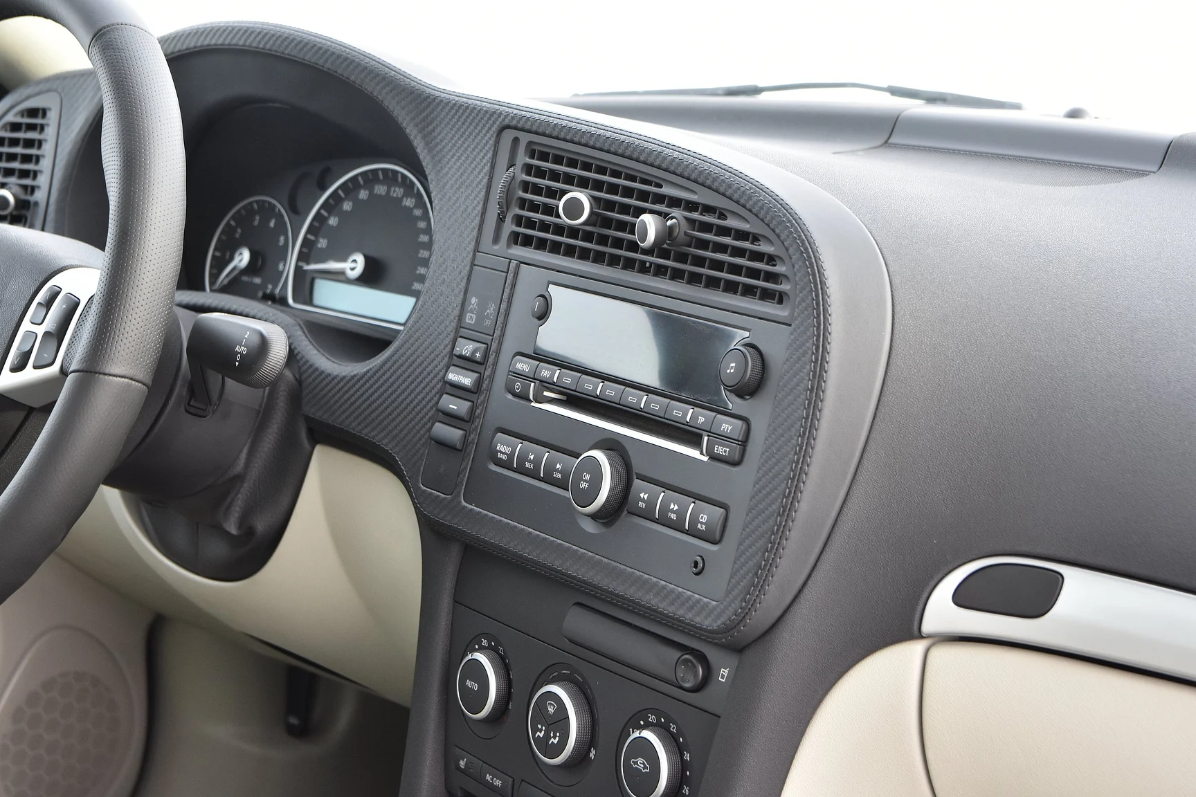 Interior image of 2014 Saab 9-3 Aero Hirsch Edition (9)