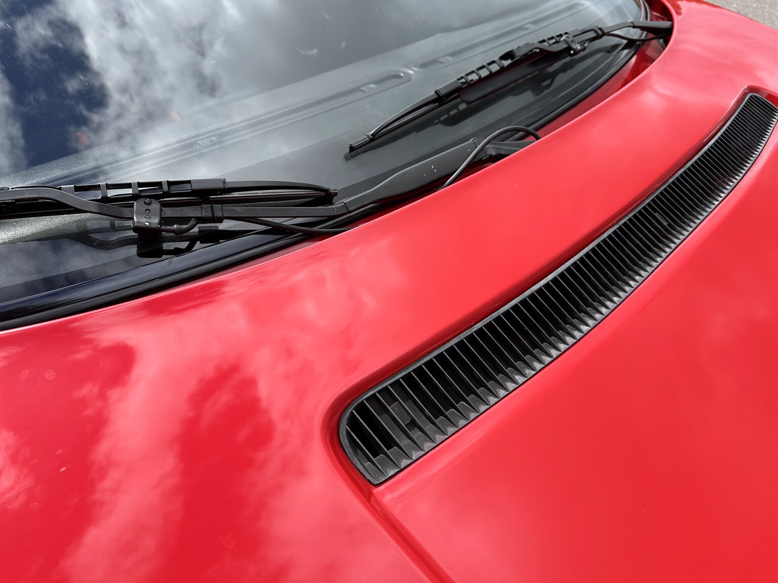 Exterior image of 1990 Ferrari 348 (47)