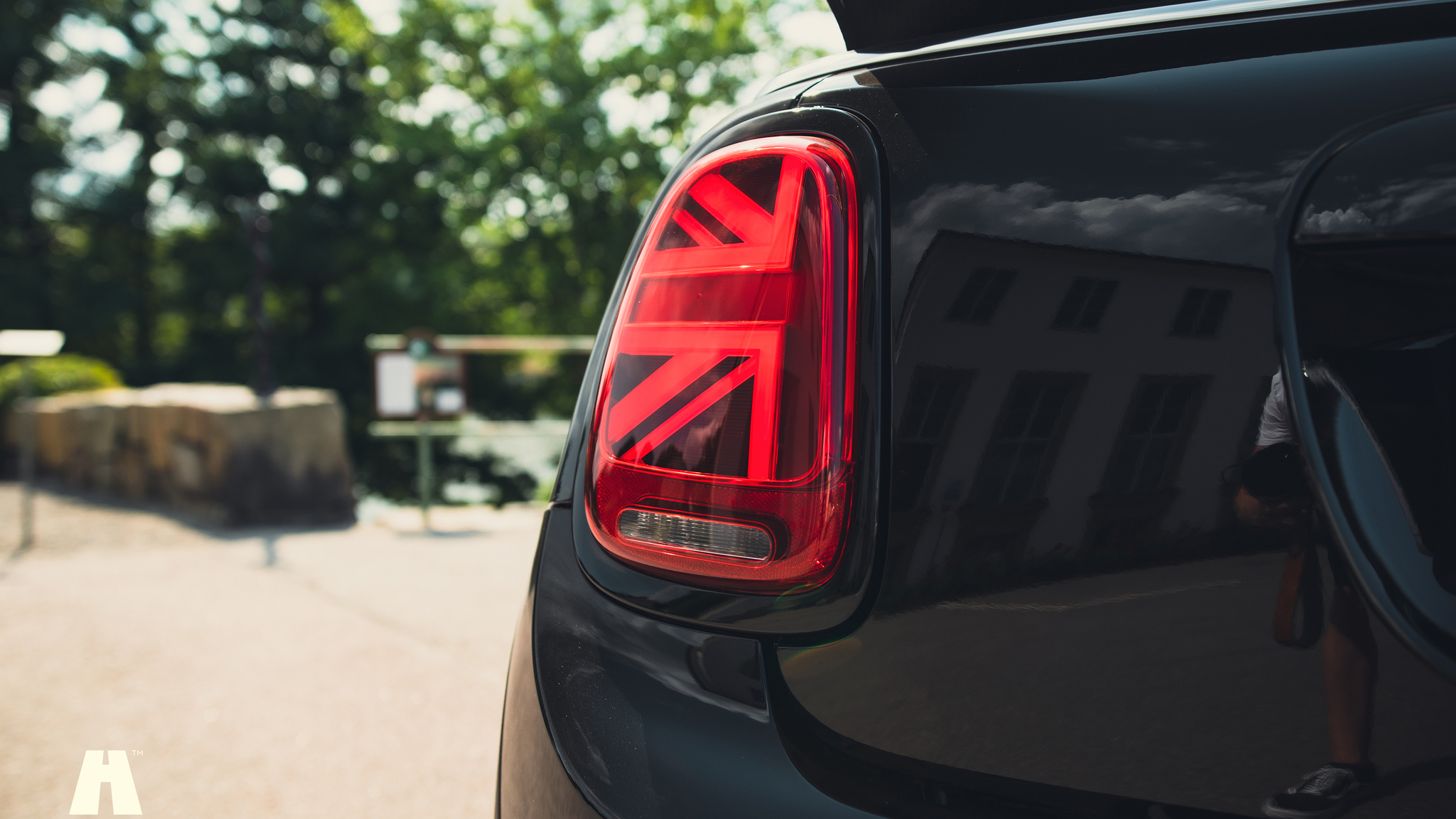 Exteriörbild på 2021 Mini John Cooper Works Cabriolet  (23)