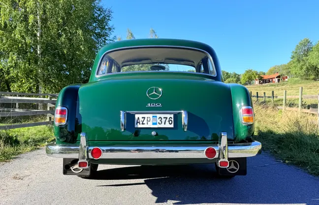 1955 Mercedes-Benz 180 väldigt fin och mycket dokument – Exteriör