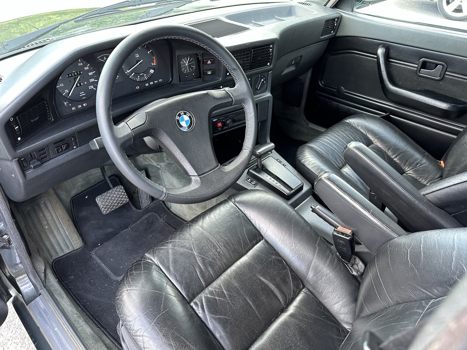 Interiörbild 1985 BMW 525E