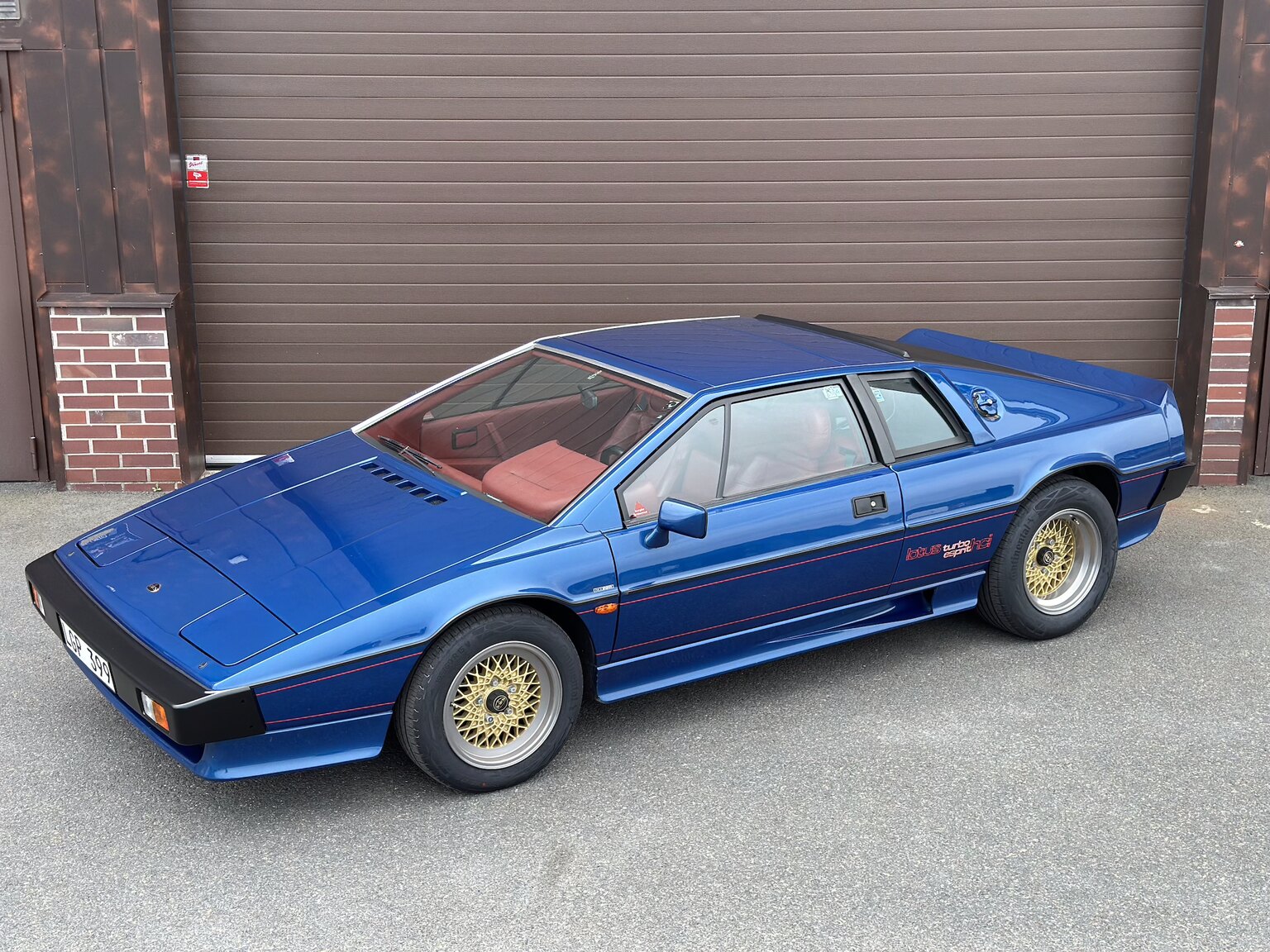 Exterior image of 1987 Lotus Esprit Turbo HCi (71)