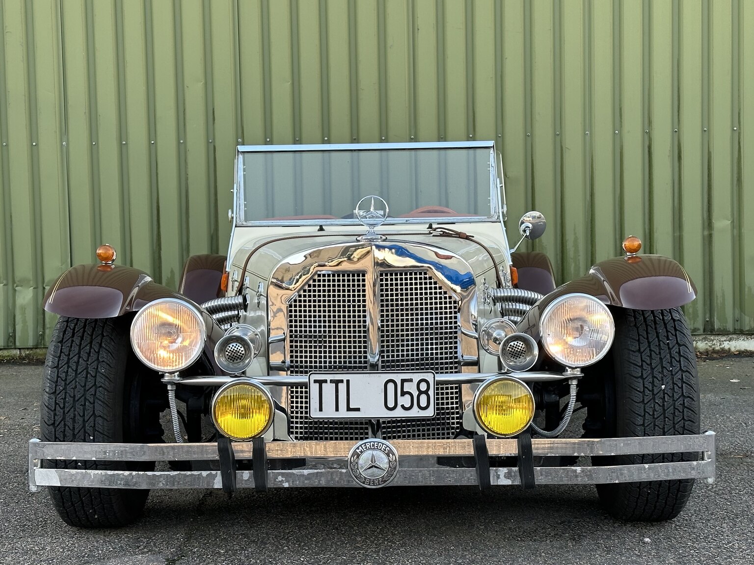 Exterior image of 1971 MB Gazelle