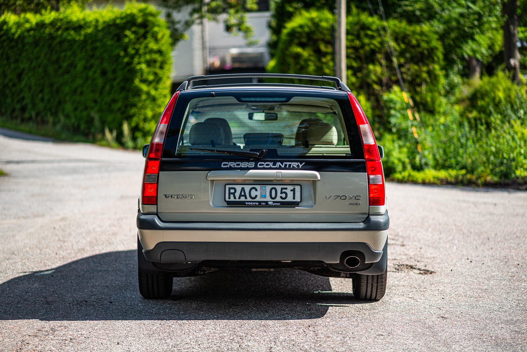 Exterior image of 2000 Volvo V70 XC 2.4 T AWD 