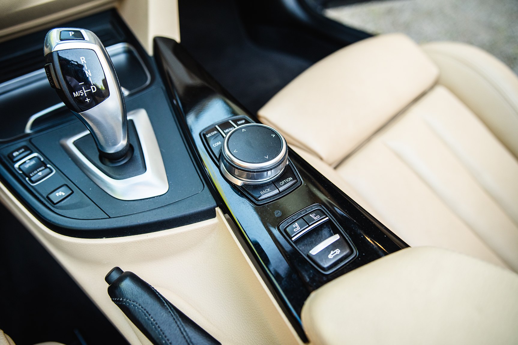 Interior image of 2018 BMW 430i xDrive Convertible