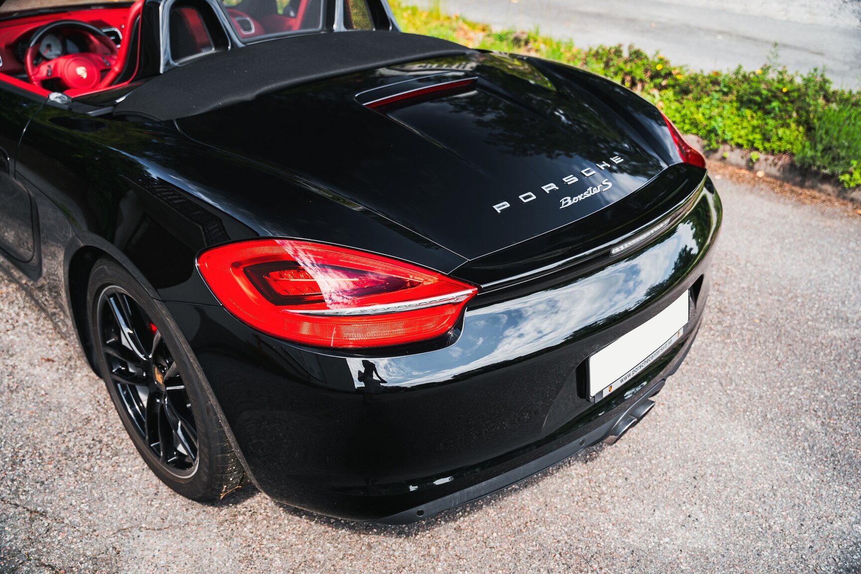 Exterior image of 2013 Porsche Boxster S (21)