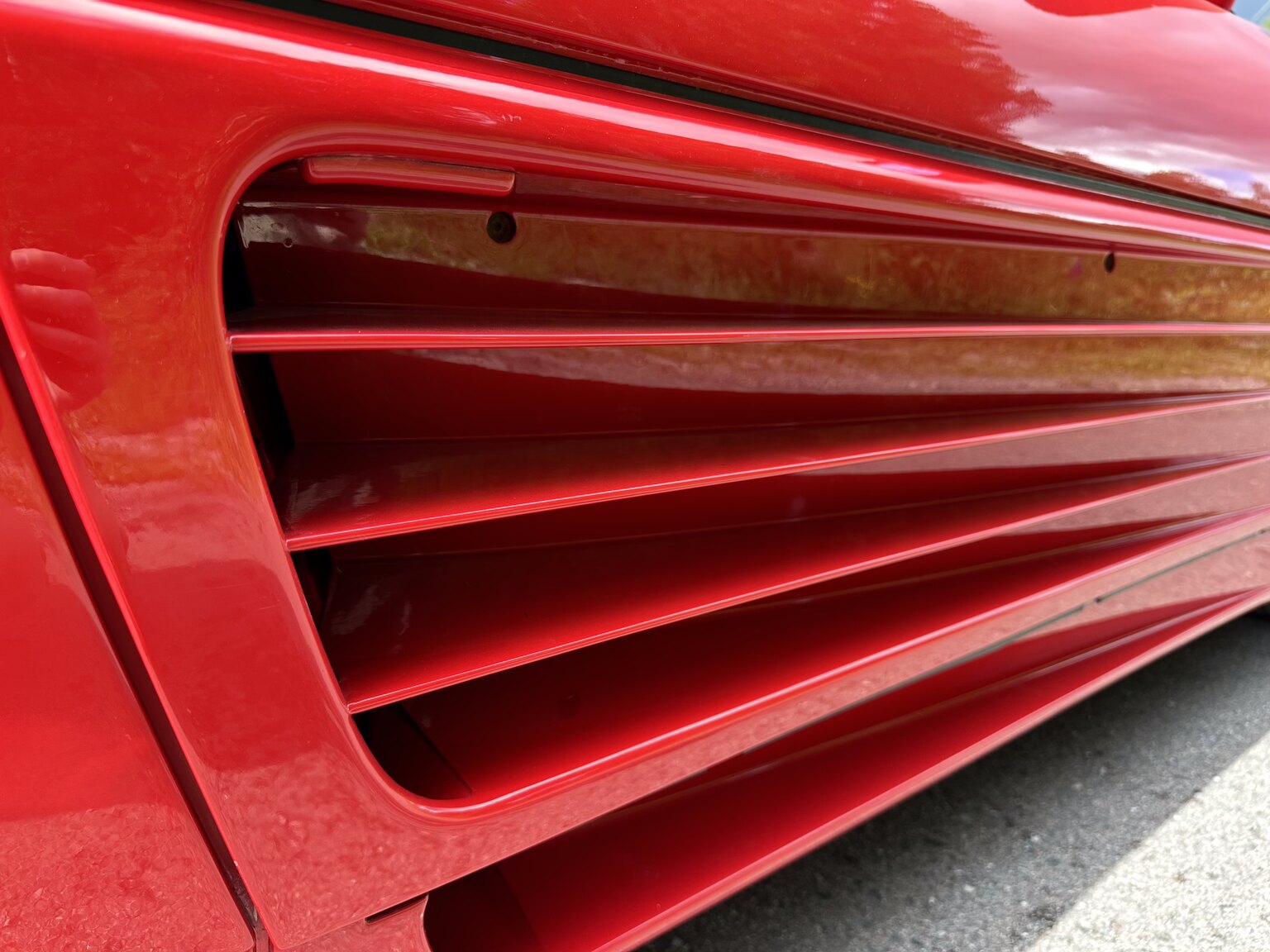 Exterior image of 1990 Ferrari 348 (57)