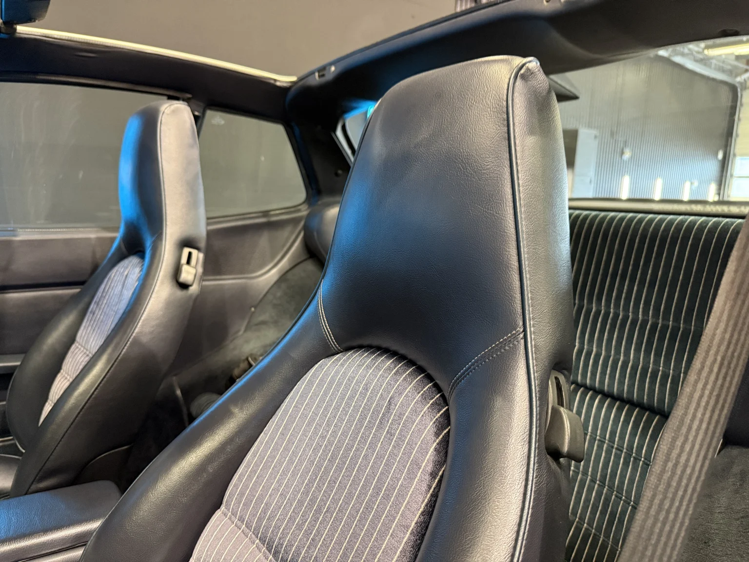 Innenraumfoto von 1989 Porsche 944 2.7 (16)