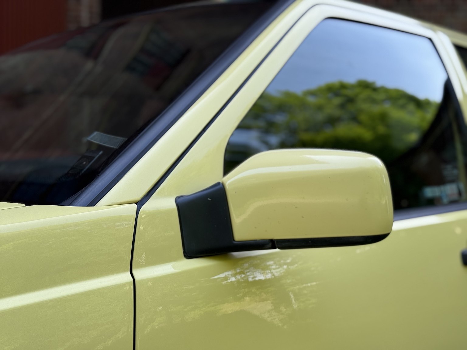 Exterior image of 1995 Volvo 850 T-5R