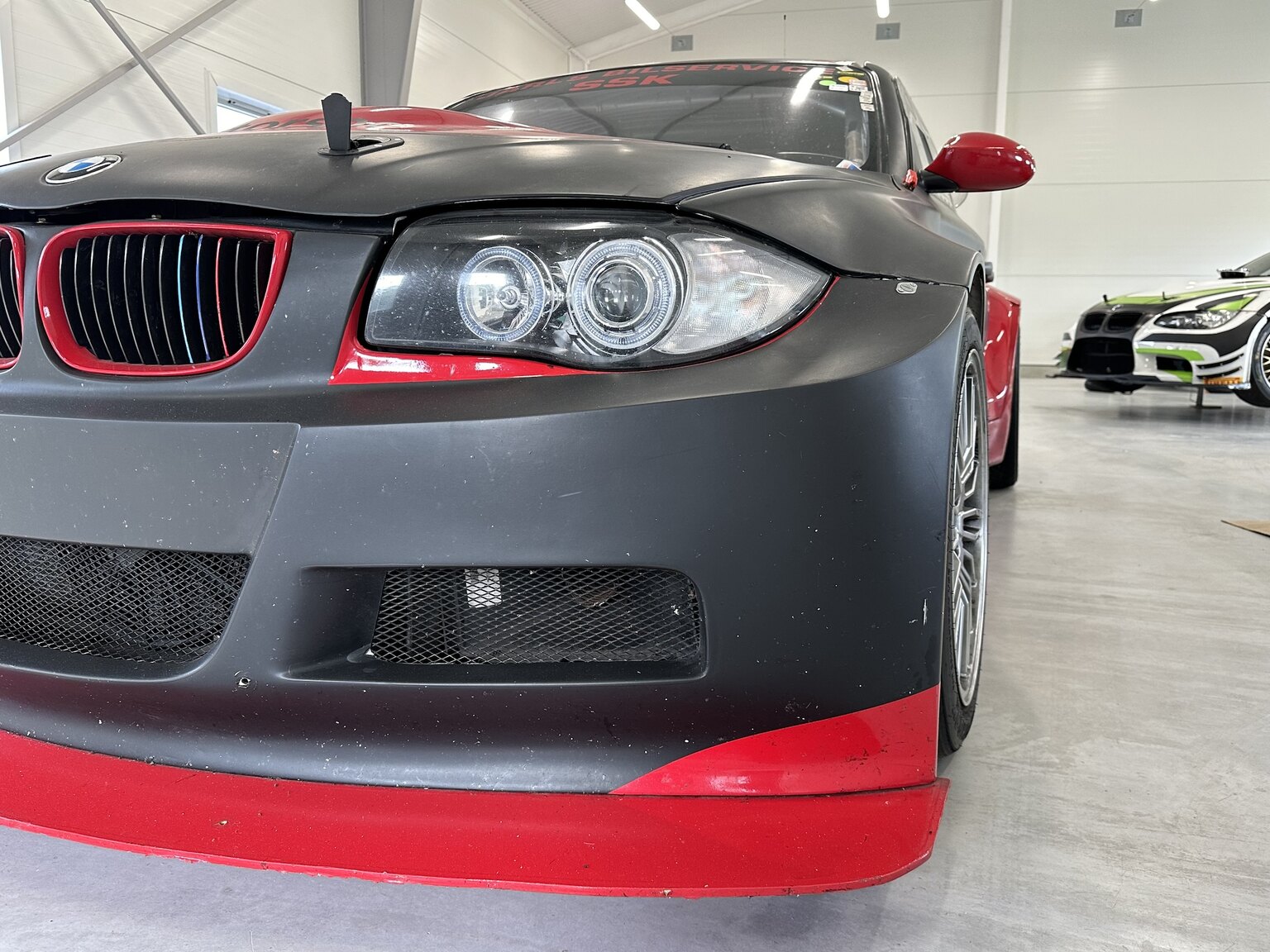 Exteriörbild på 2012 BMW M140 Race Car