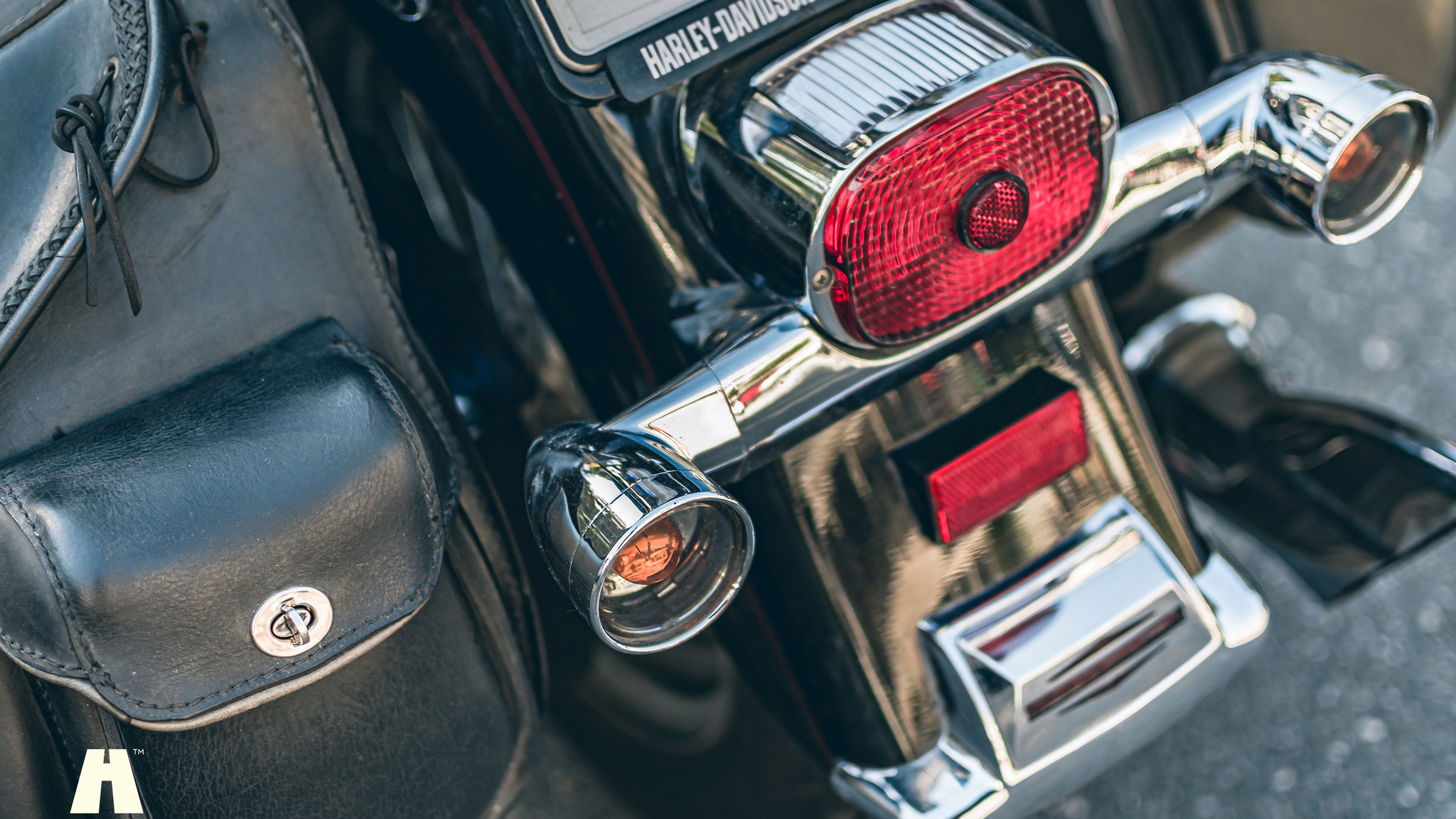 Exterior image of 2000 Harley Davidson Heritage Softail Classic (48)