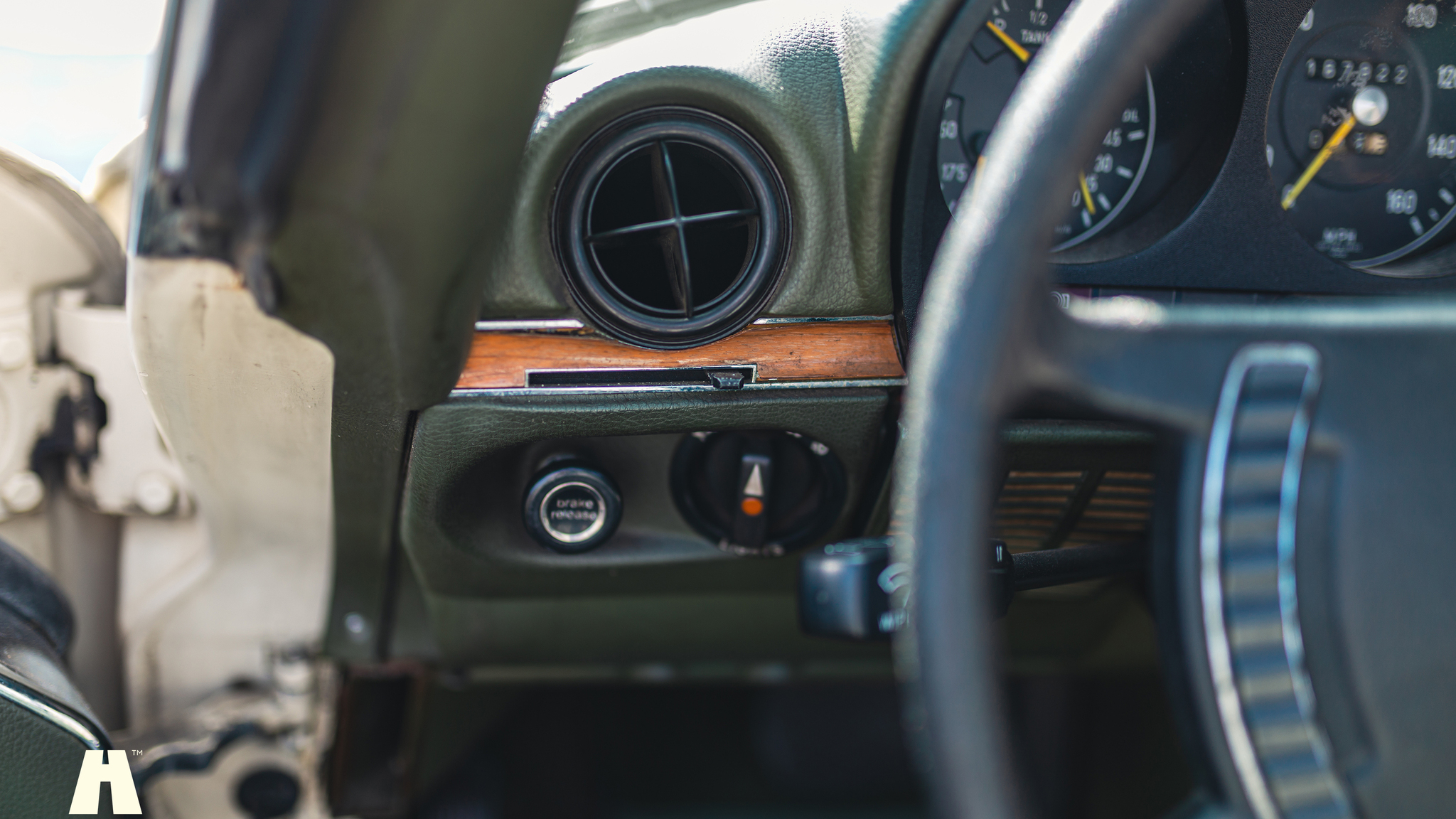 Innenraumfoto von 1972 Mercedes-Benz 350 SL (21)
