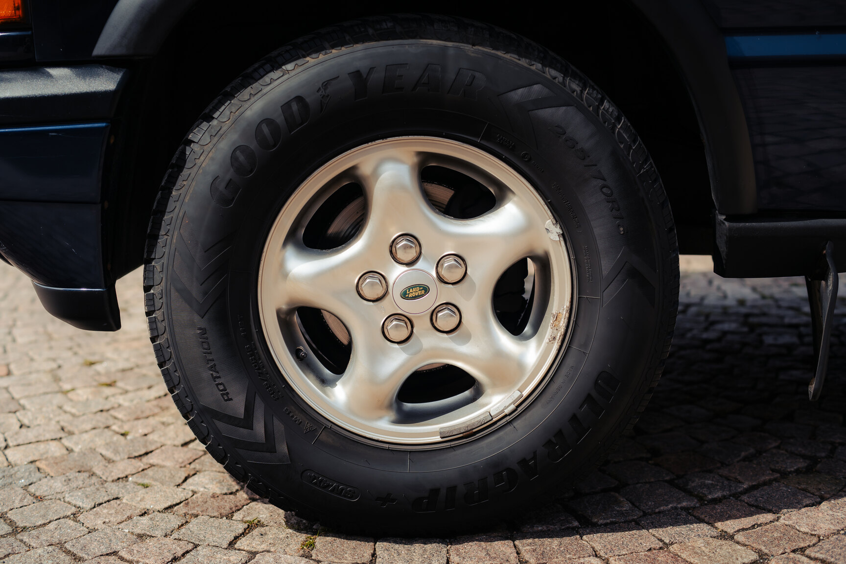 Exteriörbild på 1999 Landrover Discovery II V8