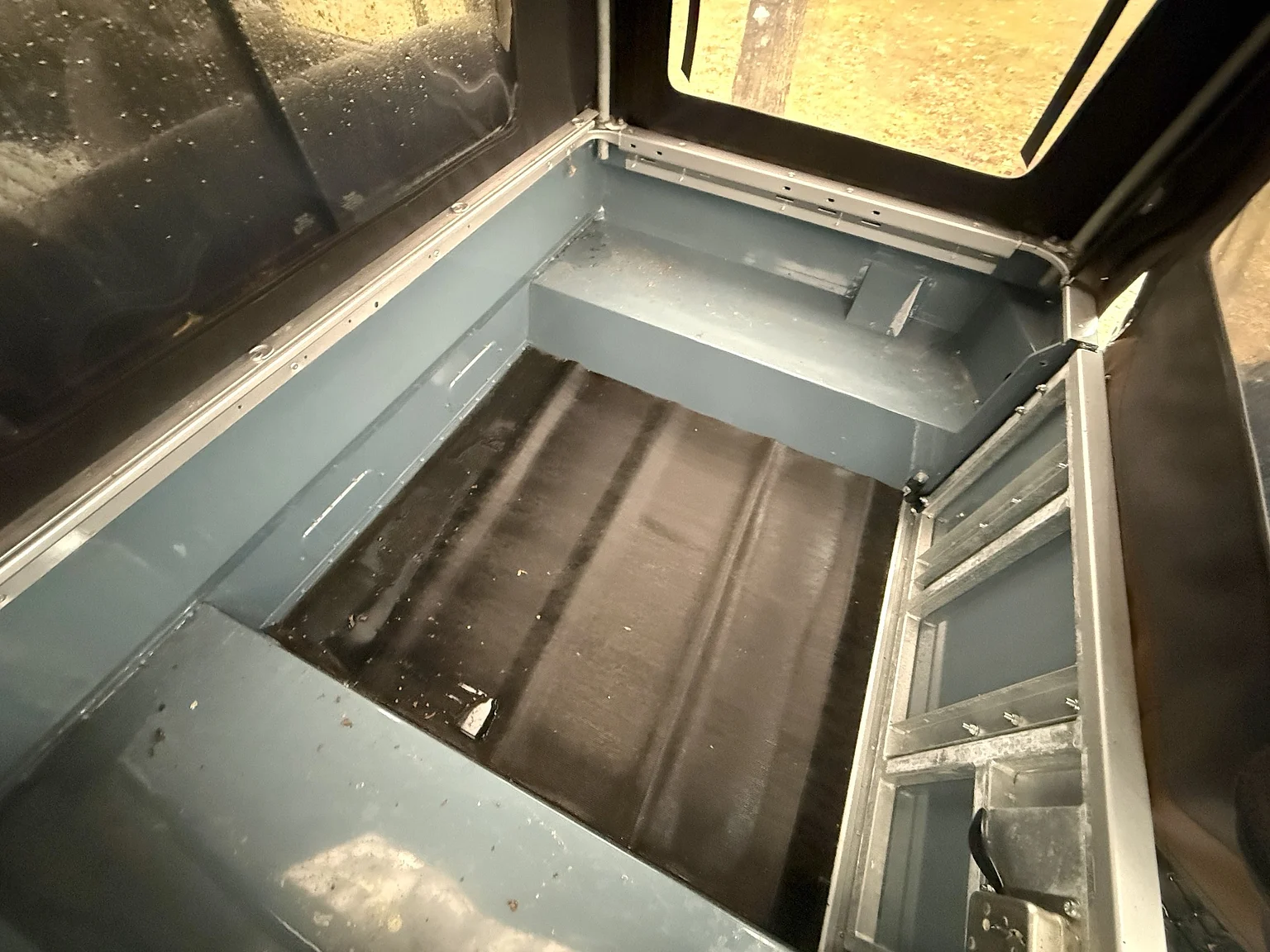 Interiörbild 2000 Land Rover Defender 110 C (71)