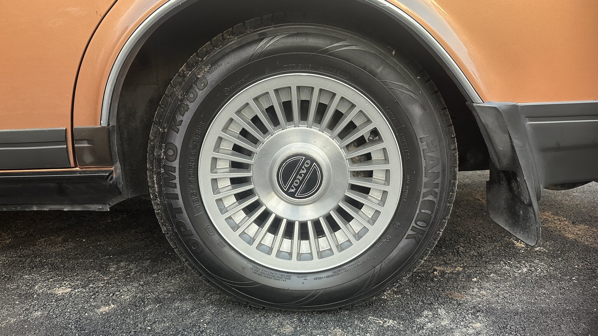 Exteriörbild på 1981 Volvo 244 GLE D6