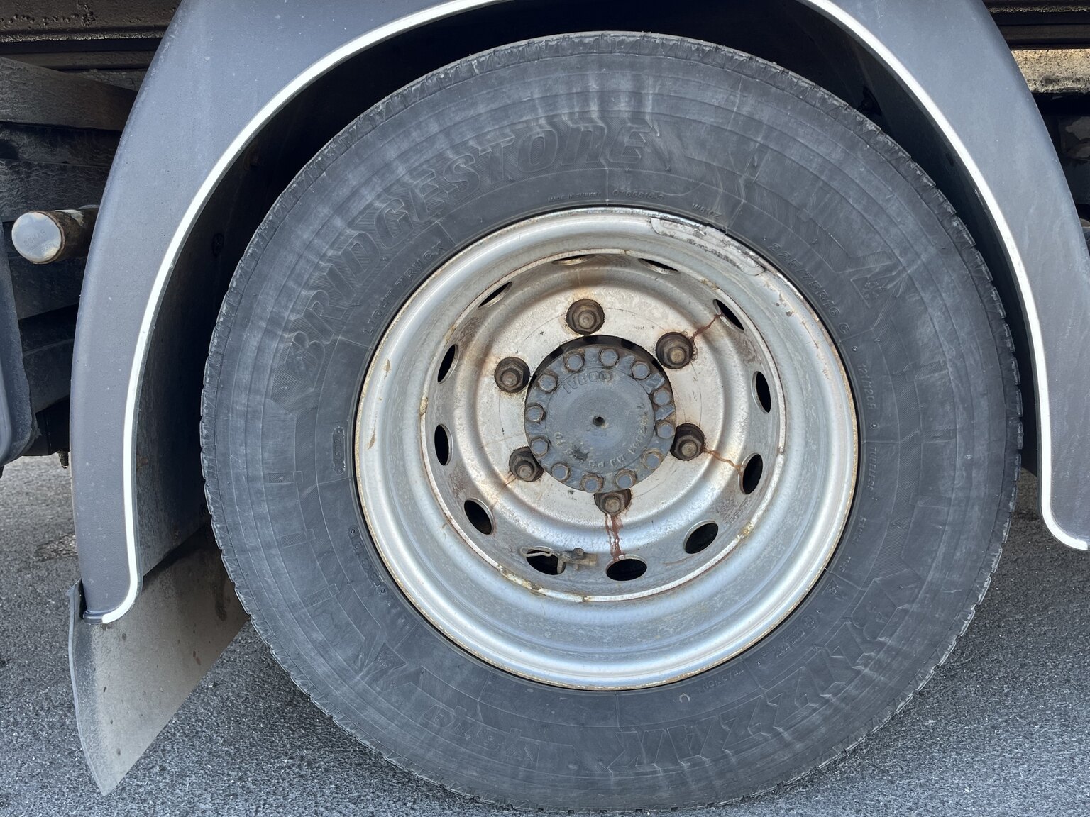 Exteriörbild på 2022 Iveco Daily 70-180 Chassis (Biltransport)