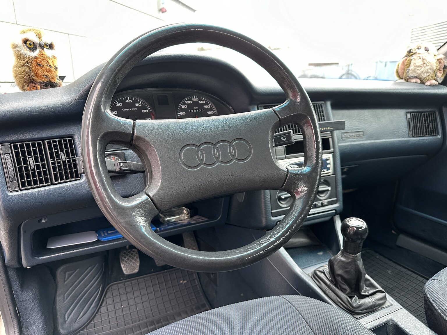 Interior image of 1988 Audi 80 (5)